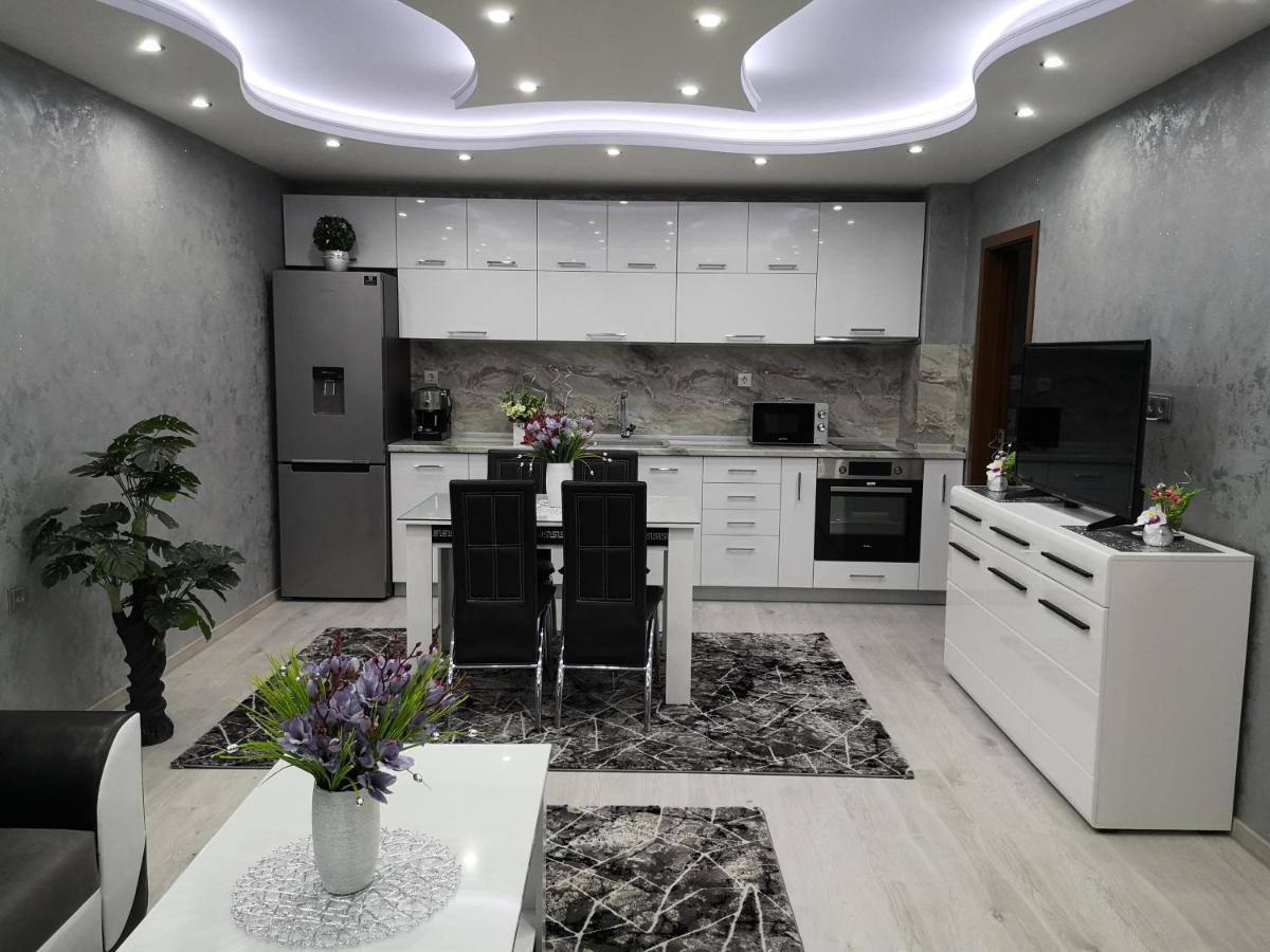 City Apartments - A Brand New Luxury & Comfy 2 Asenovgrad Extérieur photo